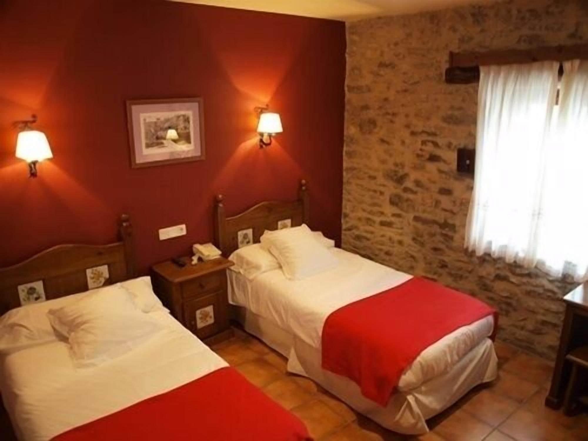 Hotel La Vega Alcala De La Selva Ngoại thất bức ảnh